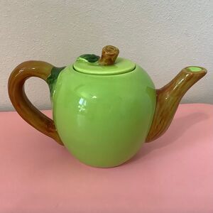 Vintage Retro Kitsch Cottagecore Novelty Mini Ceramic Green Apple Teapot